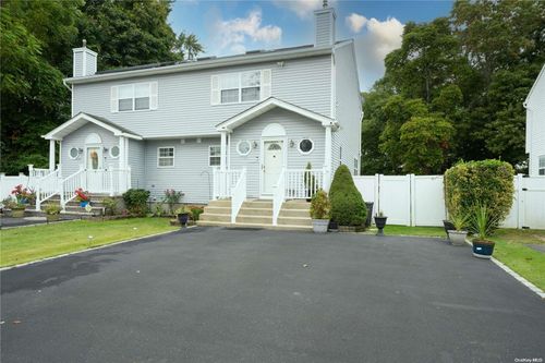 1162 E 3rd Avenue, Islip, NY, 11706 | Card Image