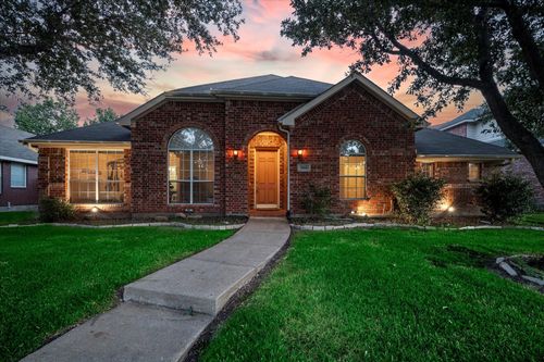 7906 Munich Dr, Rowlett, TX, 75089-3884 | Card Image