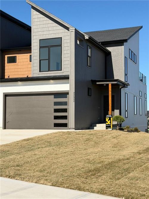 9311 Aminda St, Lenexa, KS, 66227 | Card Image