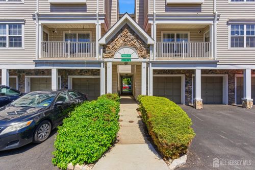 15 Wilmbelton Ct, Edison, NJ, 08820-4672 | Card Image