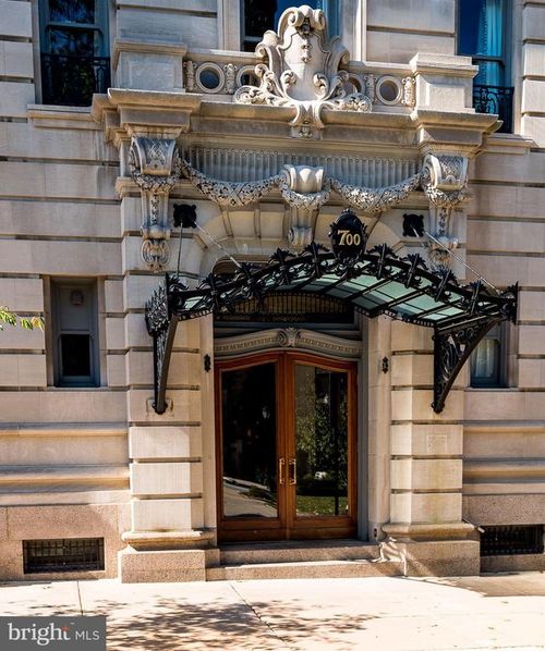 apt-3b-700 N Charles St, BALTIMORE, MD, 21201-5227 | Card Image