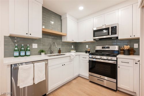 551 National St, Henderson, NV, 89015-7423 | Card Image