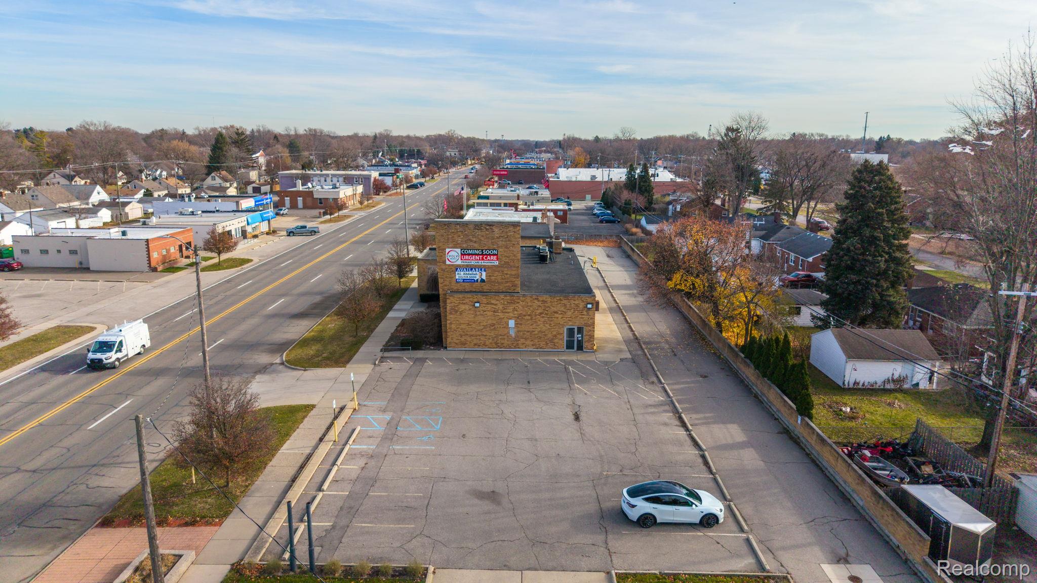 Commercial Lease in Redford Charter Township 5