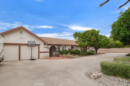 11519 Orcas Ave, Sylmar, CA, 91342-6731 | Card Image