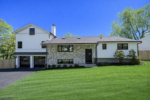 8 Rand Dr, West Orange, NJ, 07052-1411 | Card Image