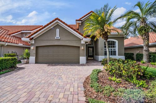 18911 Avenue Biarritz, LUTZ, FL, 33558-5311 | Card Image