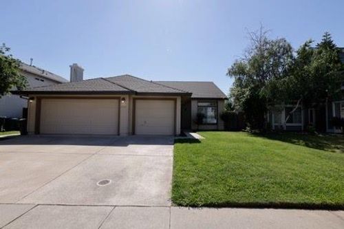 8724 Kentshire Way, Sacramento, CA, 95828 | Card Image