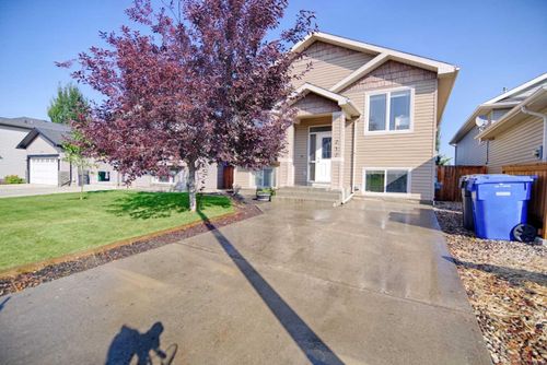 212 Tartan Circle W, Lethbridge, AB, T1J5B1 | Card Image
