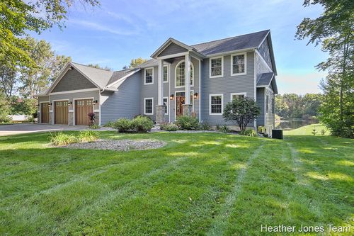 6578 White Pine Dr, Greenville, MI, 48838-8130 | Card Image