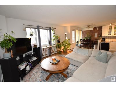 607 - 10021 116 St Nw, Condo with 2 bedrooms, 1 bathrooms and 1 parking in Edmonton AB | Image 3