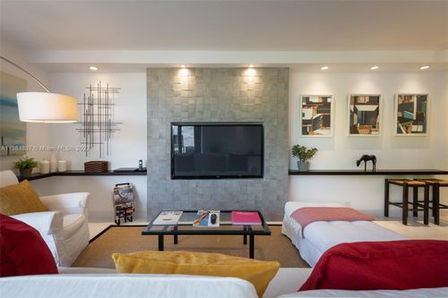 apt-463-121 Crandon Blvd, Key Biscayne, FL, 33149-1546 | Card Image