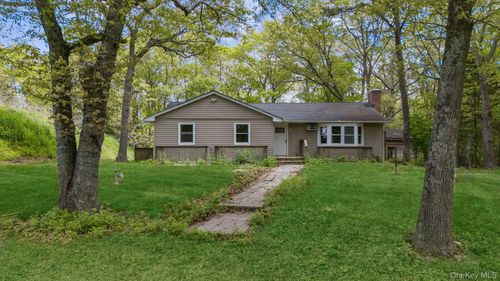 132 Swezey Dr, Middle Island, NY, 11953-1846 | Card Image