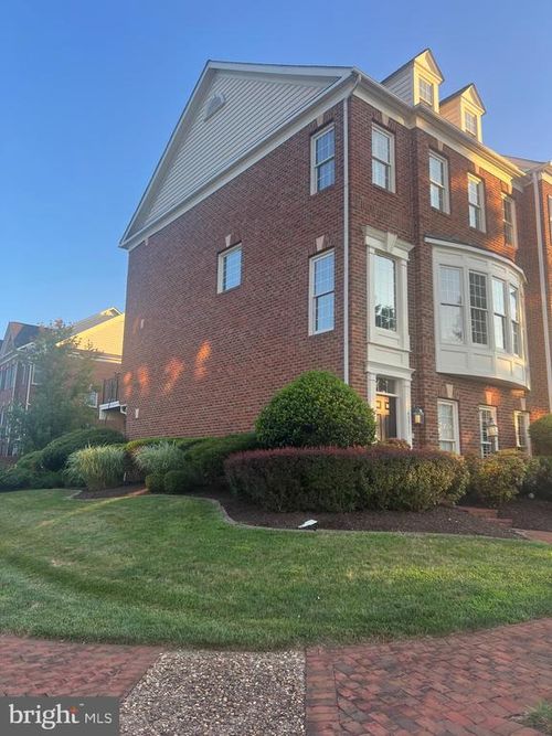 43797 Apache Wells Ter, LEESBURG, VA, 20176-7423 | Card Image