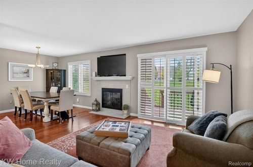 1110 Willow Grove Ct, Rochester Hills, MI, 48307-2550 | Card Image
