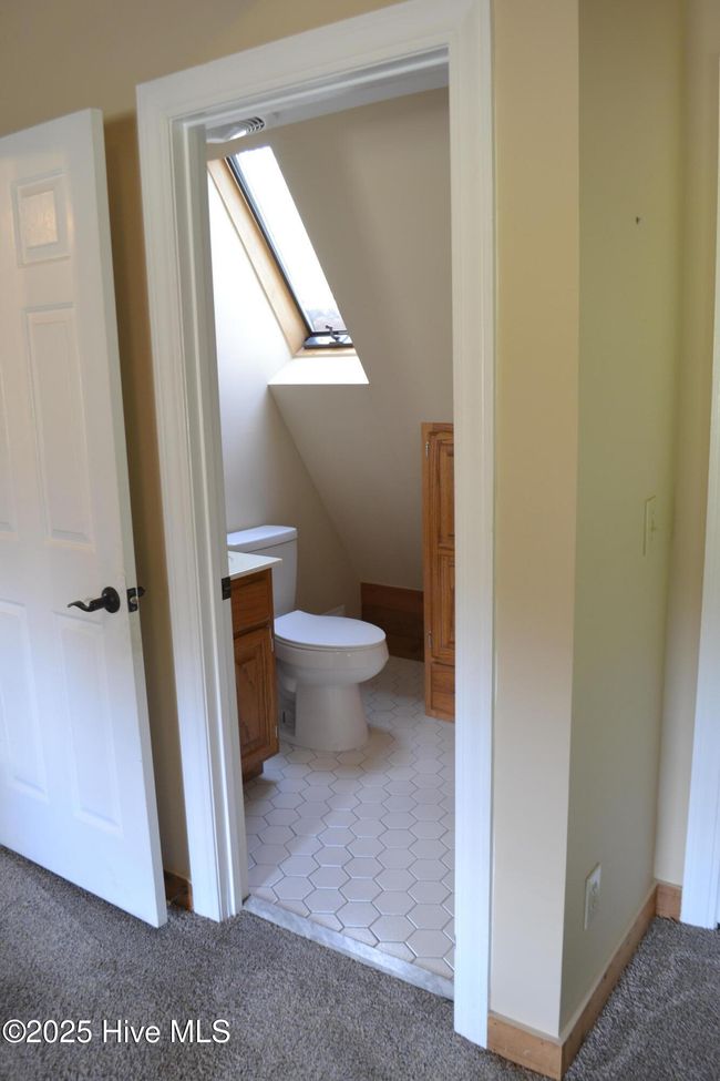 4040 N Nc 903 Hwy, House other with 4 bedrooms, 6 bathrooms and 3 parking in Albertson NC | Image 66