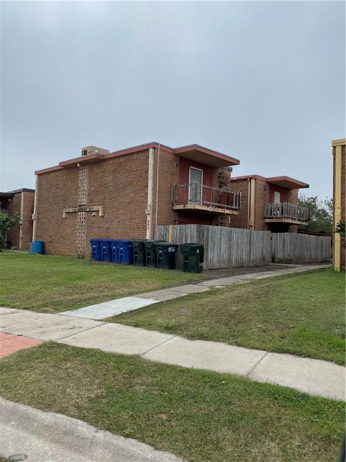 1-4621 Gollihar Rd, Corpus Christi, TX, 78411-2933 | Card Image