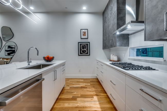 14911 Reserve Circle, Townhouse with 3 bedrooms, 4 bathrooms and null parking in Addison TX | Image 9