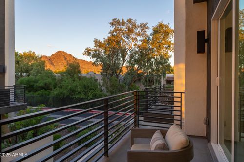 62-1717 E Morten Ave, Phoenix, AZ, 85020-4624 | Card Image