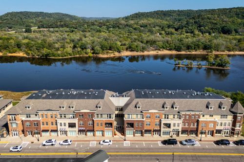 unit-303-440 Water St, Prairie Du Sac, WI, 53578-1249 | Card Image