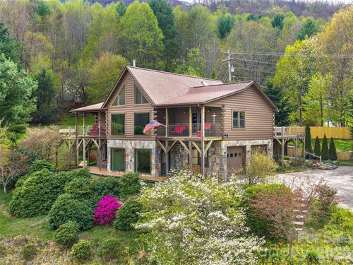 213 Rice Dr, Waynesville, NC, 28785-6254 | Card Image