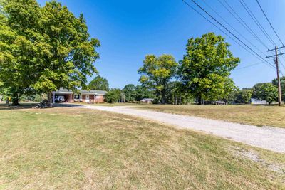 6235 226 Hwy, House other with 3 bedrooms, 1 bathrooms and null parking in Savannah TN | Image 1