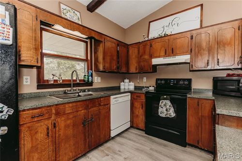 12190 Highway 28, Dixon, MO, 65459-8272 | Card Image