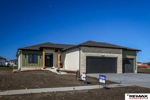 9445 S 81st St, Lincoln, NE, 68516 | Card Image