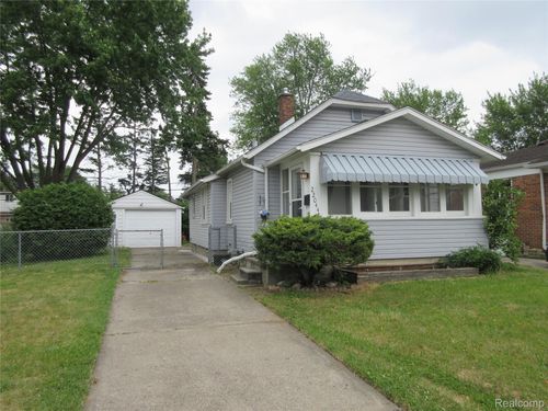 22044 Elmwood Avenue, Eastpointe, MI, 48021 | Card Image