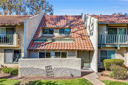1533 Camelot Dr, Corona, CA, 92882 | Card Image