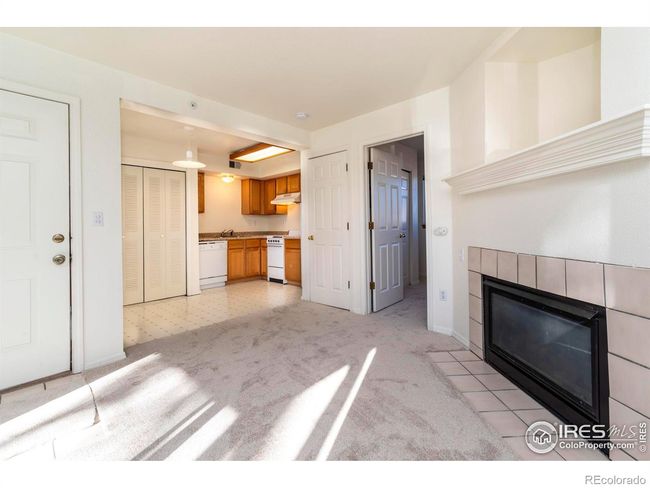 Kitchen with dishwasher | Image 7