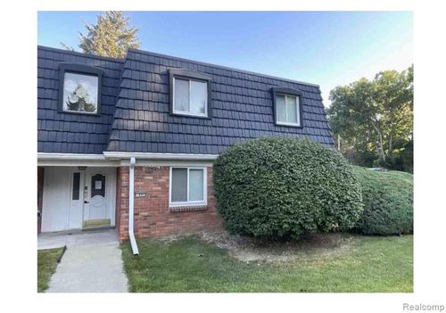 1850 Colonial Village Way, Waterford, MI, 48328-1947 | Card Image