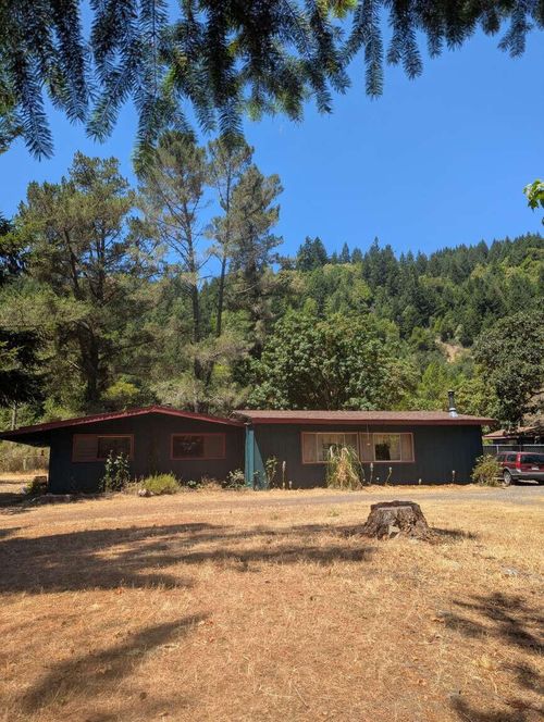 599 Golden Gate Dr, Carlotta, CA, 95528-9634 | Card Image