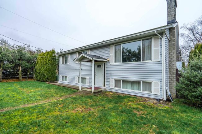 27337 29 A Avenue, House other with 7 bedrooms, 1 bathrooms and 6 parking in Langley BC | Image 1