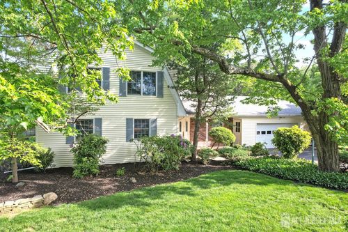 28 Yorktown Rd, East Brunswick, NJ, 08816-3325 | Card Image