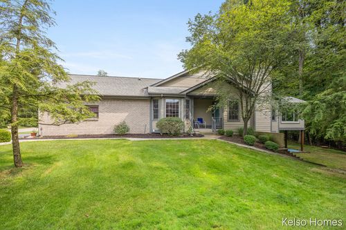 2122 S Cross Creek Dr Se, Grand Rapids, MI, 49508-8795 | Card Image