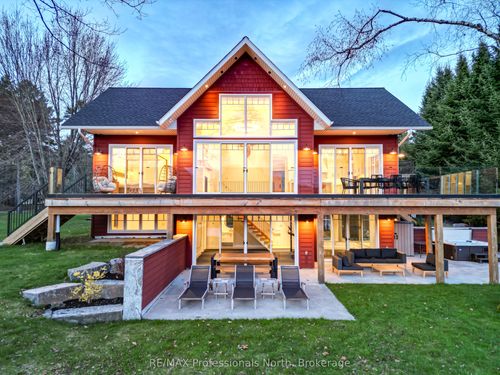 36 Beach Road, Huntsville, ON, P0B1M0 | Card Image