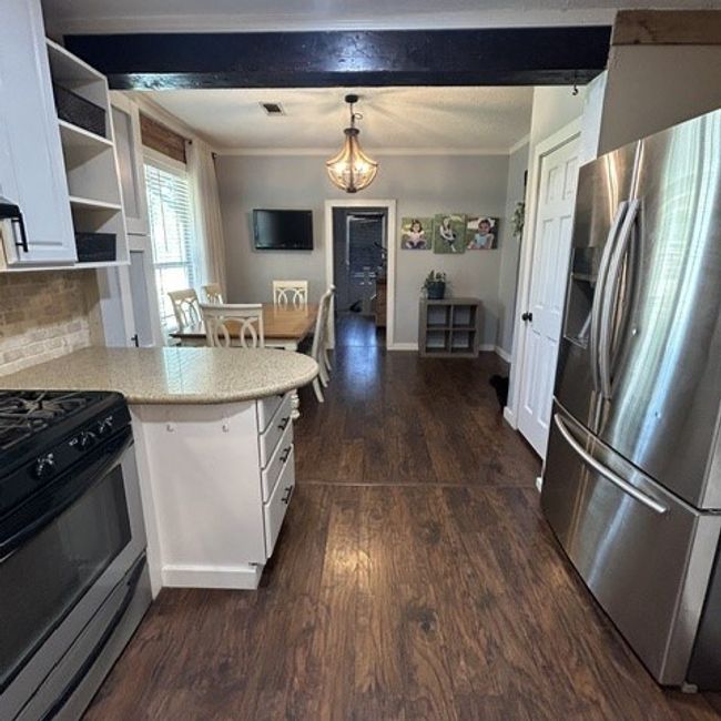 809 N 6th St, House other with 4 bedrooms, 2 bathrooms and 2 parking in Ballinger TX | Image 10