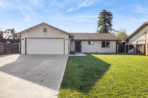 1921 S Irwin St, Tulare, CA, 93274-8427 | Card Image