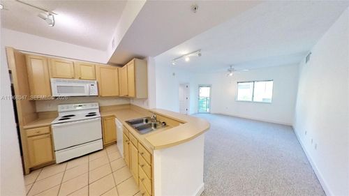 apt-217-6001 Sw 70th St, South Miami, FL, 33143-3424 | Card Image