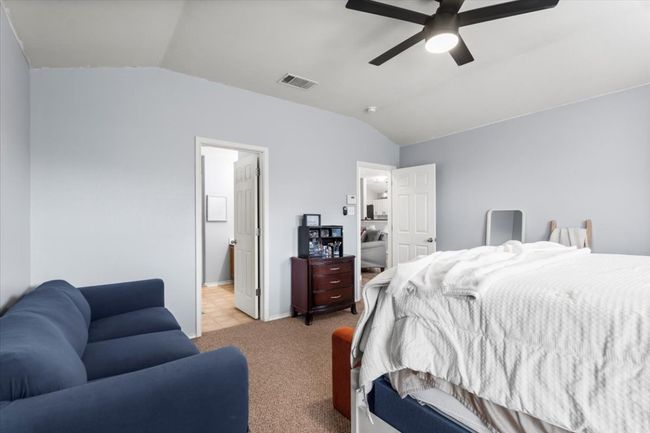Primary Bedroom | Image 16