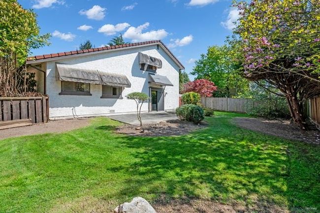 7551 Barkerville Crt, House other with 3 bedrooms, 3 bathrooms and 2 parking in Richmond BC | Image 35