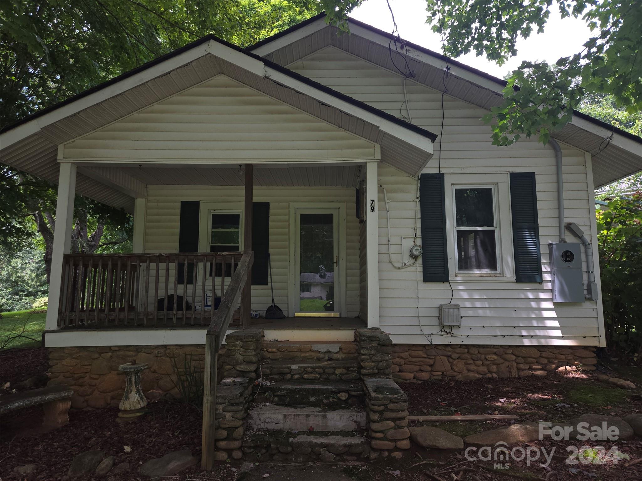 Hilltop Dr, Waynesville, NC 28786