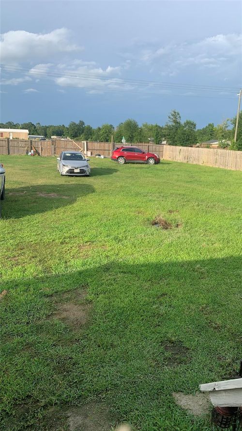 598 Road 5262, Cleveland, TX, 77327-3962 | Card Image