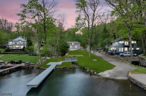 385 Maxim Dr, Hopatcong, NJ, 07843-1744 | Card Image