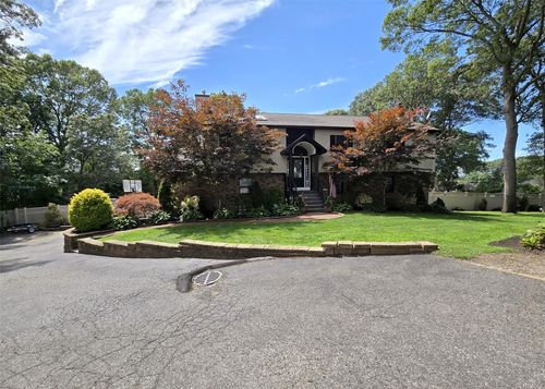 10 Canoe Pl, Ronkonkoma, NY, 11779-4603 | Card Image