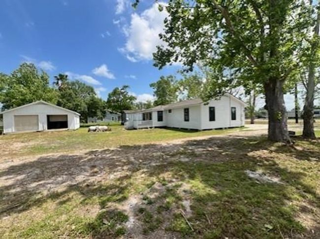 1170 County Road 284, House other with 3 bedrooms, 1 bathrooms and null parking in Alvin TX | Image 11