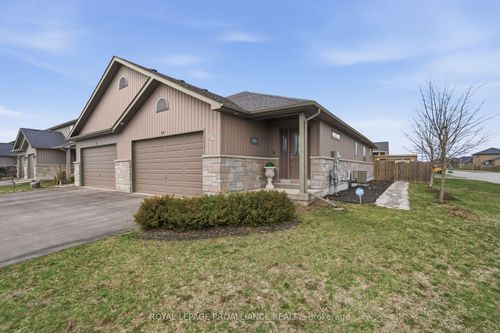 14 Cobblestone St, Belleville, ON, K8P0E4 | Card Image