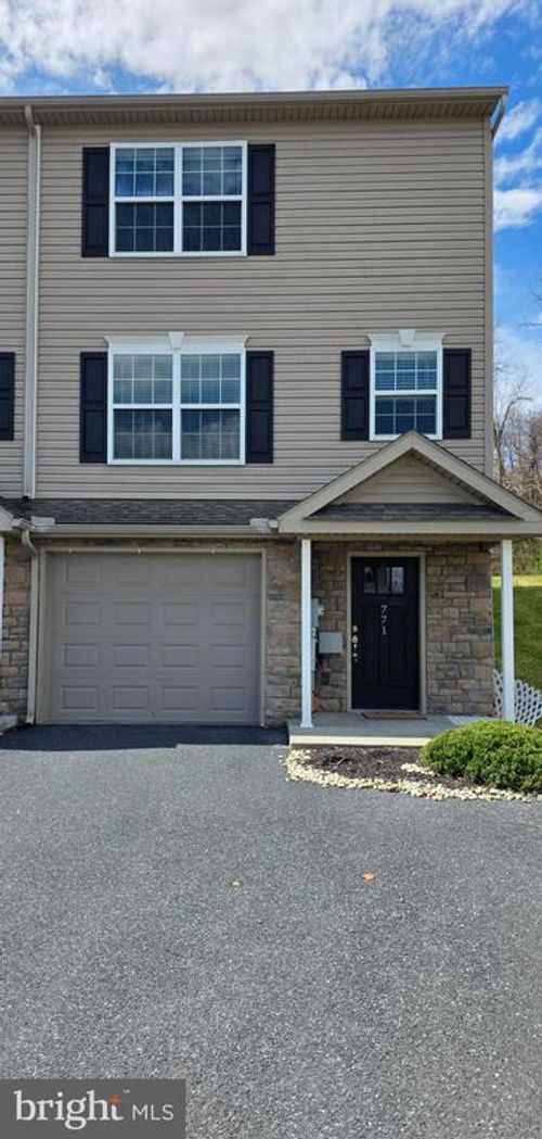 771 Gregs Dr, Harrisburg, PA, 17111-5555 | Card Image