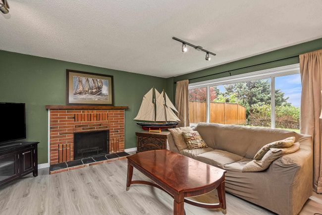 33582 3 Rd Avenue, House other with 3 bedrooms, 2 bathrooms and 4 parking in Mission BC | Image 23