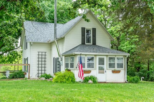 33499 Houston Trail, Earlham, IA, 50072 | Card Image